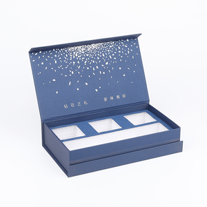 Boîte d'emballage pour appareil photo personnalisée avec revêtement UV et gaufrage, papier recyclable, fermeture magnétique - Product Image 6