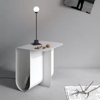 Petite table basse moderne et créative en acier inoxydable Table d'appoint de canapé design de luxe pour la salle à manger, la chambre ou le salon