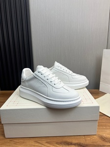 Chaussures en cuir décontractées rétro pour hommes, avec coussinets amortissants, adaptées à la marche et à la course en toutes saisons. - Product Image 3