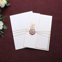 Vintage Goldfolie Hochzeitseinladungs-Set mit Hüllen, Wachssiegel, Goldschnur & Pergamenteinsatz für Hochzeitsempfang-Papeterie