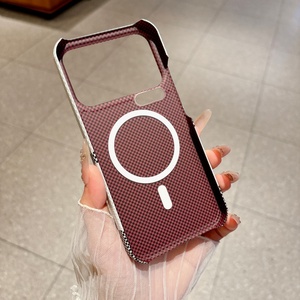 Nouvelle coque de téléphone magnétique en fibre de carbone pour Xiaomi 17 Pro Max 15Pro 15Spro 14Pro, compatible avec la charge sans fil, antichoc, coque arrière - Product Image 5