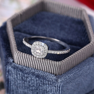 Anello di Fidanzamento Classico con Zirconi per Donne, Elegante Gioiello da Matrimonio - Product Image 6