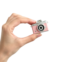 Mini appareil photo numérique de poche 180 °   Mini-caméra portable pour enfant avec écran rotatif pour selfie, flash et multiples filtres, format porte-clés