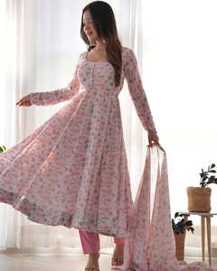 Magnifique Kurti Anarkali traditionnel en mousseline de soie à imprimé floral avec pantalon et dupatta, orné de sequins pour les célébrations - Product Image 6
