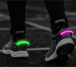 Lampes à clipser MYT pour coureurs - Éclairage blanc froid IP33 avec interrupteur à bouton et piles pour course à pied/marche/jogging/vélo - Product Image 4