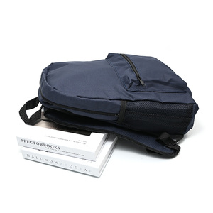Mochila negra pequeña de viaje de ocio ligera personalizada para hombres y mujeres mochila duradera clásica ligera - Product Image 3