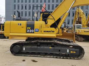 รถขุดตีนตะขาบ Komatsu PC220 มือสอง ปี 2020 บุ้งกี๋ 1.0 ลบ.ม. น้ำหนัก 23200 กก. มอเตอร์แท้จากญี่ปุ่น สมรรถนะการทำงานที่เสถียร - Product Image 1