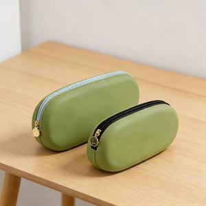 กระเป๋าเครื่องสำอางซิลิโคนทรงสี่เหลี่ยมผืนผ้าสุดหรูพร้อมซิป - Product Image 6