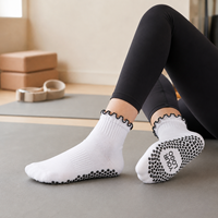 Chaussettes de yoga en coton à volants, chaussettes de Pilates absorbant la transpiration, respirantes, antidérapantes, avec logo personnalisé et grip.