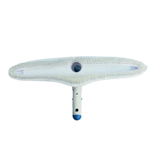 La nouvelle <span class=keywords><strong>brosse</strong></span> de nettoyage de <span class=keywords><strong>piscine</strong></span> de type <span class=keywords><strong>filtre</strong></span> en plastique avec poignée à boucle à bouton absorbe la saleté du fond et des murs de la <span class=keywords><strong>piscine</strong></span> - Product Image 1