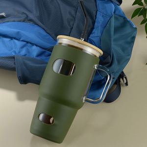 Mug en verre pour boissons froides domestiques 32oz, avec revêtement en silicone anti-rayures, poignée intégrée, paille en bambou et couvercle, pour les trajets quotidiens et la voiture - Product Image 1