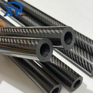 Tubo in Fibra di Carbonio Resistente alle Alte Temperature e Anti-Invecchiamento per Componenti del Vano Motore Automobilistico - Product Image 6