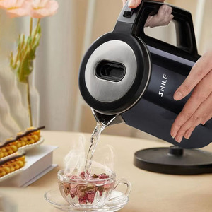 Hervidor Portátil de Acero Inoxidable de 1.8L para Uso Doméstico y Hotelero, con Apagado Automático por Ebullición en Seco y Base Giratoria de 360 Grados - Product Image 1