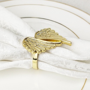 Anillos de Servilleta con Alas de Ángel Doradas y Plateadas, Vajilla Ecológica - Product Image 2