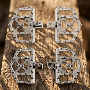 อุปกรณ์เสริมรถจักรยานยนต์ CNC SXF250 แป้นเหยียบอลูมิเนียมอัลลอยด์ แป้นเหยียบรถจักรยานยนต์ CNC แบบเรียบสำหรับเปลี่ยน - Product Image 3