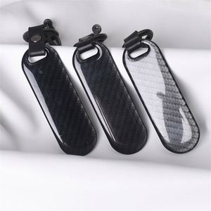 Wholesale Designer Personalized Shield Shape Car Key Ring <b>Rounded</b> Metal Ring Keychain Accessories Carbon Fiber Key Chain Custom - Product Image 3