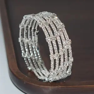 Gelang kristal Multi baris mengkilap, gelang rantai cakar empat cakar untuk Aksesori tangan penampilan panggung pengantin