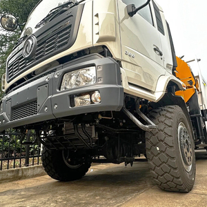 Camion <span class=keywords><strong>de</strong></span> <span class=keywords><strong>transport</strong></span> tout-terrain robuste Dongfeng New Custom 25 tonnes <span class=keywords><strong>avec</strong></span> <span class=keywords><strong>grue</strong></span> à <span class=keywords><strong>bras</strong></span> articulé 6x4 6x6 pour charges lourdes - Product Image 3