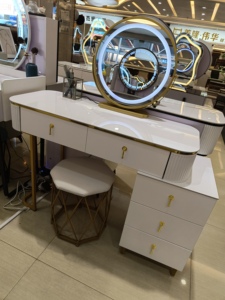 Coiffeuse Moderne, Compacte et Intelligente avec Miroir Lumineux LED et Cabinet de Recharge pour <span class=keywords><strong>Chambre</strong></span> ou Salon, Table de Maquillage en <span class=keywords><strong>Bois</strong></span> - Product Image 4