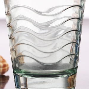 Bicchierini da <span class=keywords><strong>Shot</strong></span> Personalizzati da 50 ml (2 oz) in Vetro Colorato a Spruzzo per Tequila e Vodka – Idea Regalo Souvenir - Product Image 5