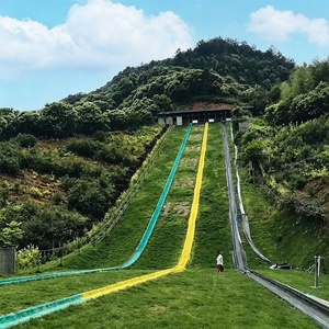 Glissade en herbe en PE pour parcs sportifs et aires de jeux d'aventure – Un incontournable pour les touristes - Product Image 3
