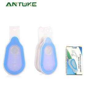 Lampe à clip en silicone bleu clair pour la randonnée en plein air, lampe de poche, lampe de travail, lampe de course, lampe à clipser sur le col, lumière d'avertissement multifonctionnelle - Product Image 2