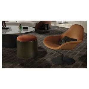 Dressing Odası veya Yatak Odası İçin Düşük Profilli ve Kolsuz Tasarımlı Modern Terlik Koltuğu - Product Image 2