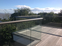 Garde-corps et clôture en verre trempé Luxseal Main courante et balustrades Système de garde-corps en verre transparent Main courante en verre sans cadre