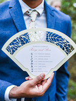 Abanico en forma de pétalo de boda de lujo con impresión de destino personalizado con lugar personalizado y menú de borla sedosa para guardar la fecha