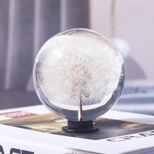 Prensapapeles de Resina con Forma de Bola de Flores Hecho a Mano y Personalizado para Decoración de Escritorio en Casa u Oficina y como Regalo - Product Image 3