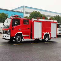 Usine directement vente DONGFENG 4x2 4x4 RHD 5000L camion de pompiers de sauvetage d'urgence camion échelle de lutte contre l'incendie