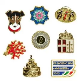 Distintivo DD in oro, merchandising personalizzato - Product Image 1