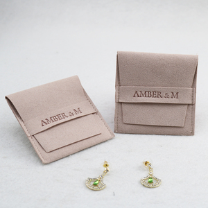 Custom Logo pacchetto di gioielli scatola e borsa in finta pelle scamosciata busta con inserto in microfibra gioielli sacchetto di imballaggio con patta - Product Image 6