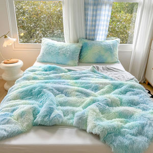 ผ้าห่มลายมัดย้อมไล่เฉดสีฟ้า-เขียว นุ่มดุจปุยเมฆ ผลิตจากโพลีเอสเตอร์ 100% ให้ความอบอุ่นทุกฤดู เหมาะสำหรับห้องนอนและโซฟา ขายดีประจำปี 2025 - Product Image 1