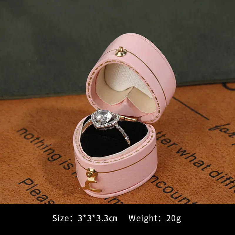 Boîte de bague rose