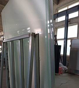 Paneles de vidrio acanalado Ultra transparente, 4-10mm, hojas de vidrio enrollado - Product Image 3