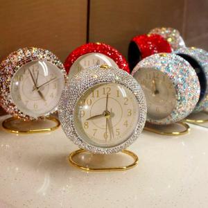 <span class=keywords><strong>Sveglia</strong></span> Silenziosa 10.5X9X5CM, Orologio da Tavolo con Sensore Avanzato, Design Diamantato, Alta Qualità Cromatica per Camera da Letto - Product Image 5