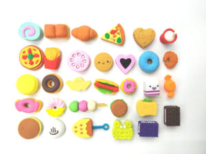 Crayons 3D sans poussière de haute qualité, 1 à 100 pièces, styles variés aléatoires, pour usage promotionnel, couleurs personnalisées, motifs animaux et alimentaires, directement de l'usine - Product Image 2