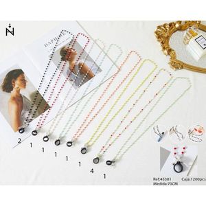 Catena a tre fili con perline quadrate da 70 cm per occhiali, accessorio di moda. - Product Image 1