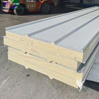 Panneau sandwich PUR PIR en polyuréthane, panneau d'isolation à âme en mousse haute densité pour la construction de murs et de toits de chambres froides et d'entrepôts