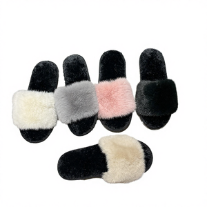 Nouvelles sandales d'hiver confortables pour femmes 2026 à bout ouvert avec semelle plate en TPR et fourrure - Product Image 2