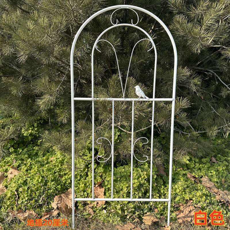 สีขาว หนา หน้ากว้าง 50 ซม. สูง 12 เมตร