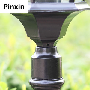 Lampadaire Solaire Extérieur LED sur Poteau en Fer avec Abat-jour en Verre, Blanc Chaud 2700K, IP66 Étanchéité, Détecteur de Mouvement pour Éclairage - Product Image 3