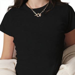 Camiseta corta de moda para mujer con tema de caza y línea de latidos del corazón - Product Image 1