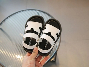 Conyson, nuevo diseño, hermoso Color sólido, antideslizante, parte inferior de cuero PU, estilo informal, gancho y lazo, sandalias para bebés y niñas - Product Image 5