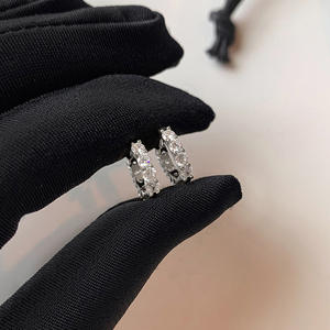 Pendientes de Aro con Diamantes Loro Piana de 13 mm, Chapados en Oro Blanco, Corte Brillante Redondo, Diamantes Naturales, Unisex, Uso Diario, Estilo Clásico - Product Image 4