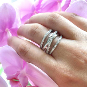 Anelli da donna F1572 con fascia geometrica e zirconi cubici creati in laboratorio, incastonatura a pavé, pietra rotonda, anelli di fidanzamento alla moda - Product Image 3