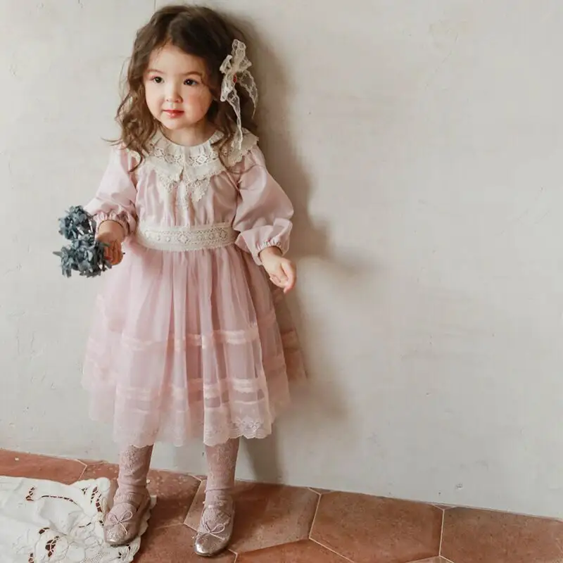 2023 nuovo Stock spagnolo primavera 2 colori neonata principessa vestiti bambini dolce festa di compleanno pizzo manica lunga abiti per bambini