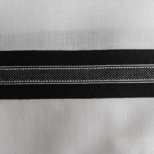 Katan 100% laine avec rayure noire, col en V et 2 trous dans un design uni, taille 24 # - Product Image 4