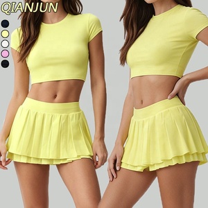 Ensemble 2 pièces de <span class=keywords><strong>jupe</strong></span> de <span class=keywords><strong>tennis</strong></span> respirante et à séchage rapide pour femmes, doux pour la peau, avec leggings de sécurité intégrés, idéal pour le yoga et l'entraînement. - Product Image 1
